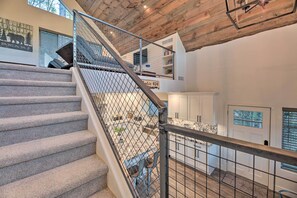 Interior - Mtn-View 'Cabin 404' w/ Deck in Payson! (Payson)