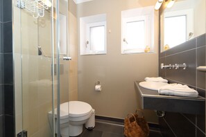 Unclassified image, 4 of 11, button