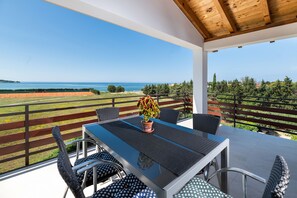 Outdoor dining - Apartman GA6 Petelin (Cittanova)