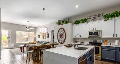 Swim Oasis in Chandler! Your Home Away from Home