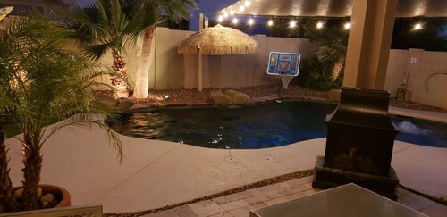 4BR w Lagoon Pool, Fireplace, BBQ
