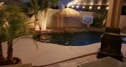 4BR w Lagoon Pool, Fireplace, BBQ