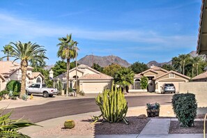 Property grounds - 2 Mi to WestWorld: Scottsdale Home w/ Heated Pool (Scottsdale)