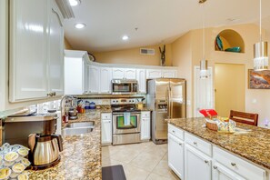 Fridge, microwave, stovetop, dishwasher