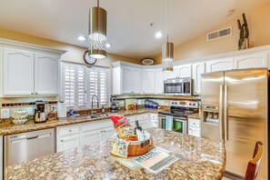 Fridge, microwave, stovetop, dishwasher - 2 Mi to WestWorld: Scottsdale Home w/ Heated Pool (Scottsdale)