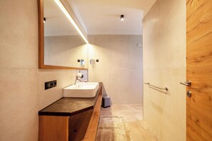 Douche, serviettes fournies