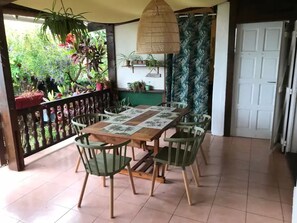 Outdoor dining - Case Laurette (Saint-Leu)