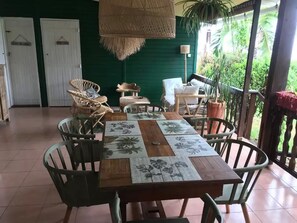 Outdoor dining - Case Laurette (Saint-Leu)