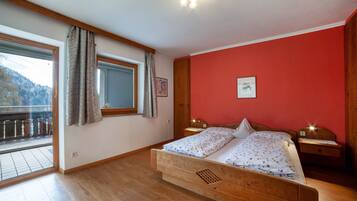 1 bedroom, free WiFi, bed sheets