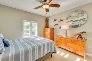3 bedrooms, desk, iron/ironing board, travel cot - New Smyrna Beach Condo w/ Balcony & Pool Access (New Smyrna Beach)