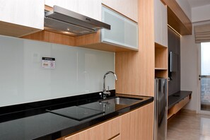 1 bedroom, free WiFi, bed sheets - Cozy Living Studio At Menteng Park Apartment (Jakarta)