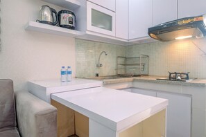 Private kitchen - Simple And Cozy Living 2Br At Cibubur Village Apartment (Depok)