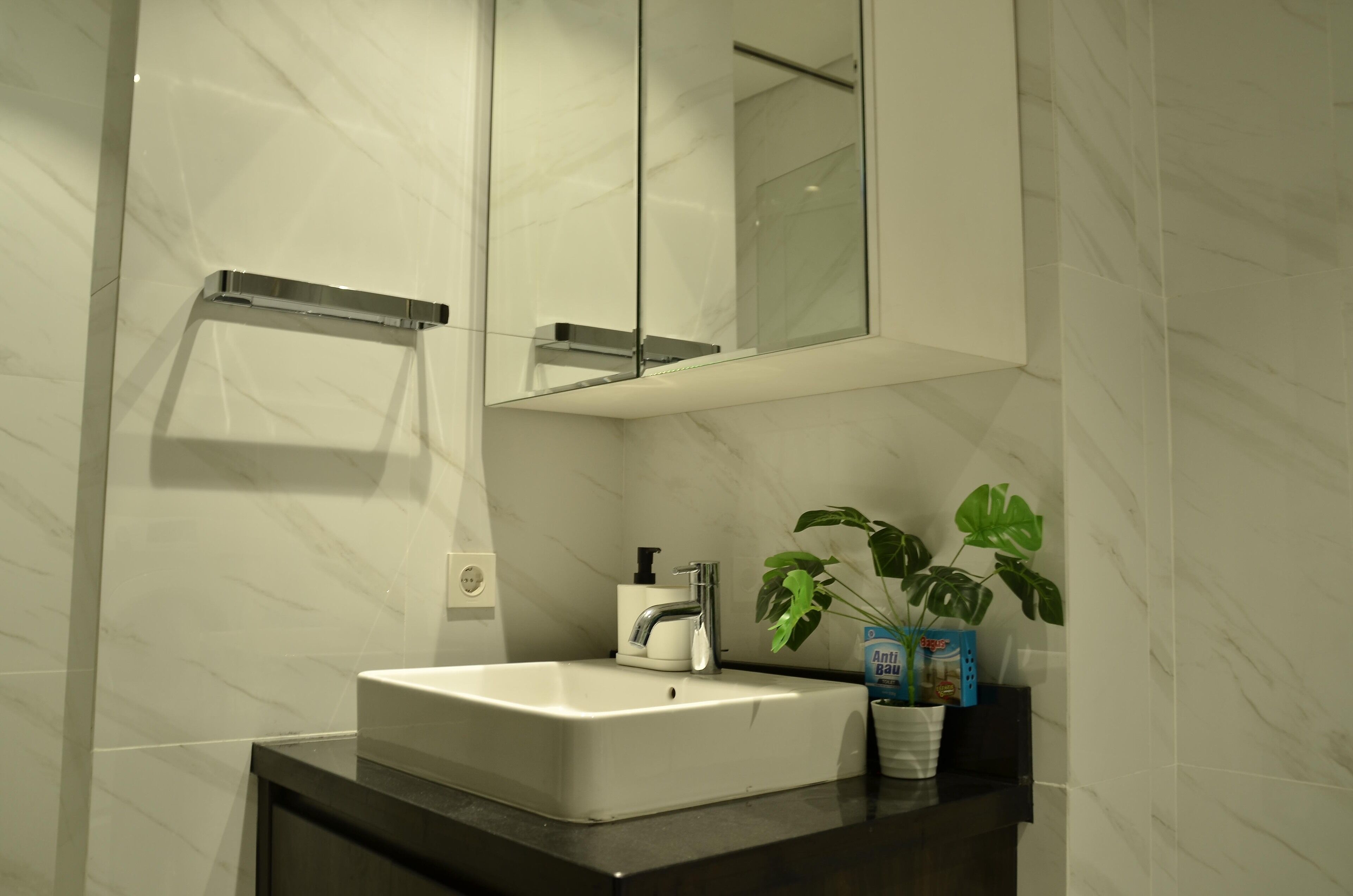 Room | Bathroom | Shower, free toiletries, towels