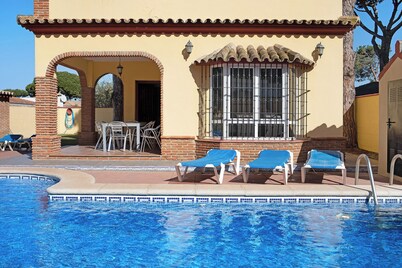 Villa Fátima con piscina, jardín y Wi-Fi