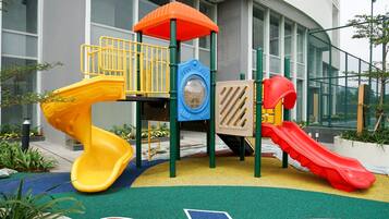Tempat bermain anak - outdoor