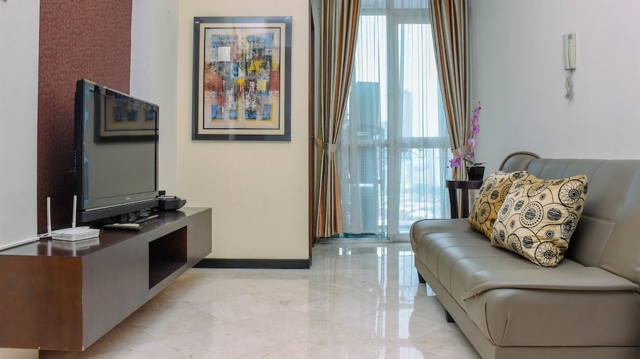 Elegant And Comfort 1Br + Extra Room Apartment At Bellagio Residence