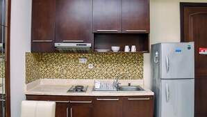 Kamar | Dapur pribadi | Lemari es, kompor, dan peralatan masak/sendok-piring