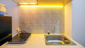 Kamar | Dapur pribadi | Lemari es, kompor, dan peralatan masak/sendok-piring