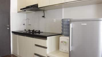 Zimmer | Eigene Küche | Kühlschrank, Herdplatte, Kochgeschirr/Geschirr/Besteck