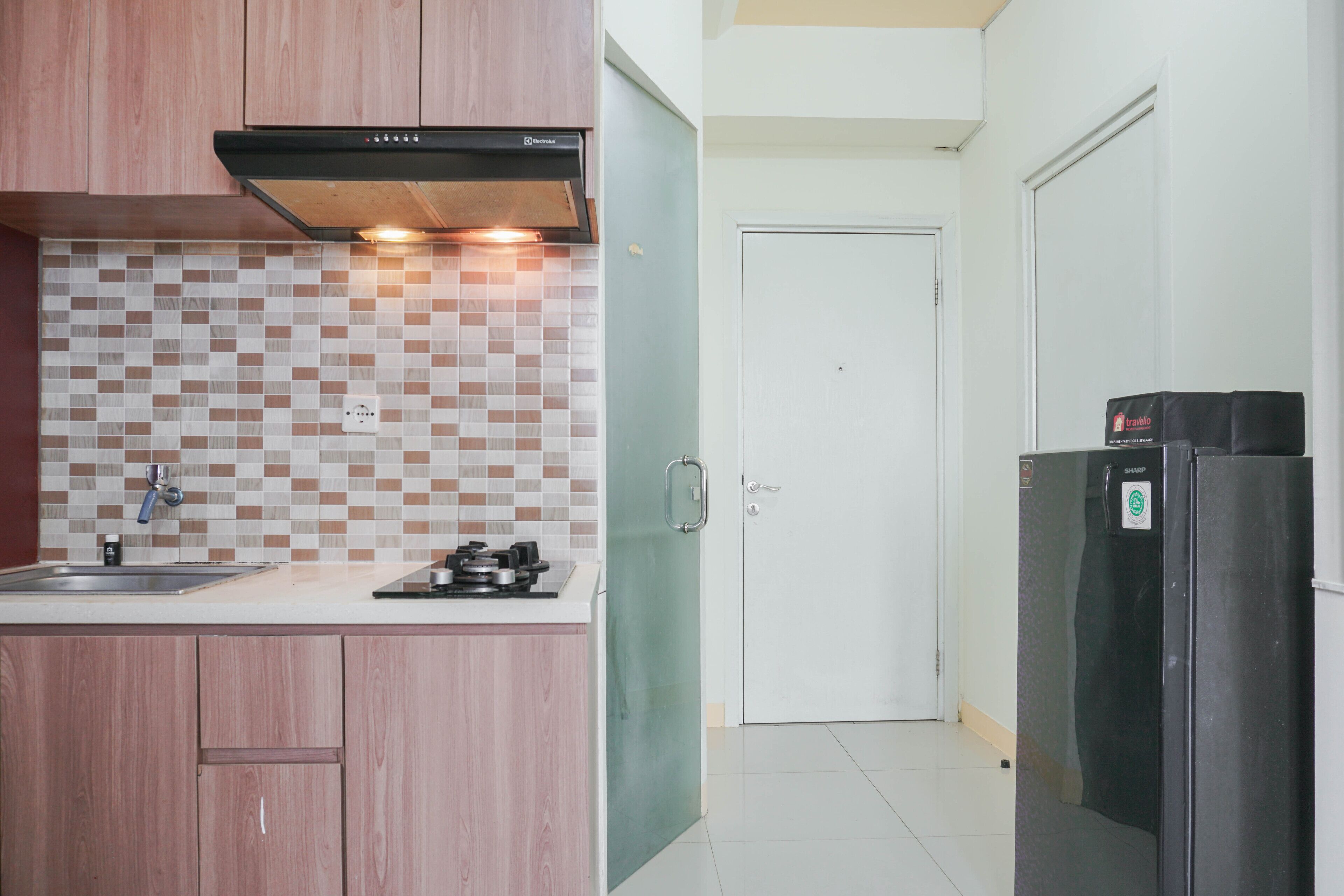 Room | Private kitchen | Fridge, stovetop, cookware/dishes/utensils