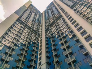 Exterior - Elegant Studio At Evenciio Apartment Margonda (Depok)