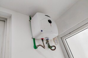 Bathroom - Comfort Studio No Kitchen Apartment At Aeropolis Residence (Tangerang)