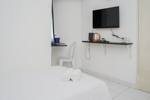 1 bedroom, bed sheets - Comfort Studio No Kitchen Apartment At Aeropolis Residence (Tangerang)