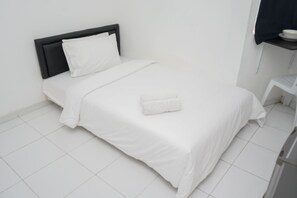 1 bedroom, free WiFi, bed sheets - Cozy And Calm Studio No Kitchen Apartment At Aeropolis Residence (Tangerang)