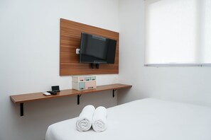 2 bedrooms, free WiFi, bed sheets - Minimalist And Comfy 2Br Signature Park Grande Apartment (Jakarta)