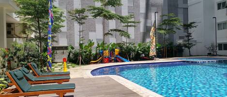 Kolam renang outdoor