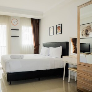 1 bedroom, free WiFi, bed sheets - Cozy Studio Apartment At Signature Park Grande (Jakarta)