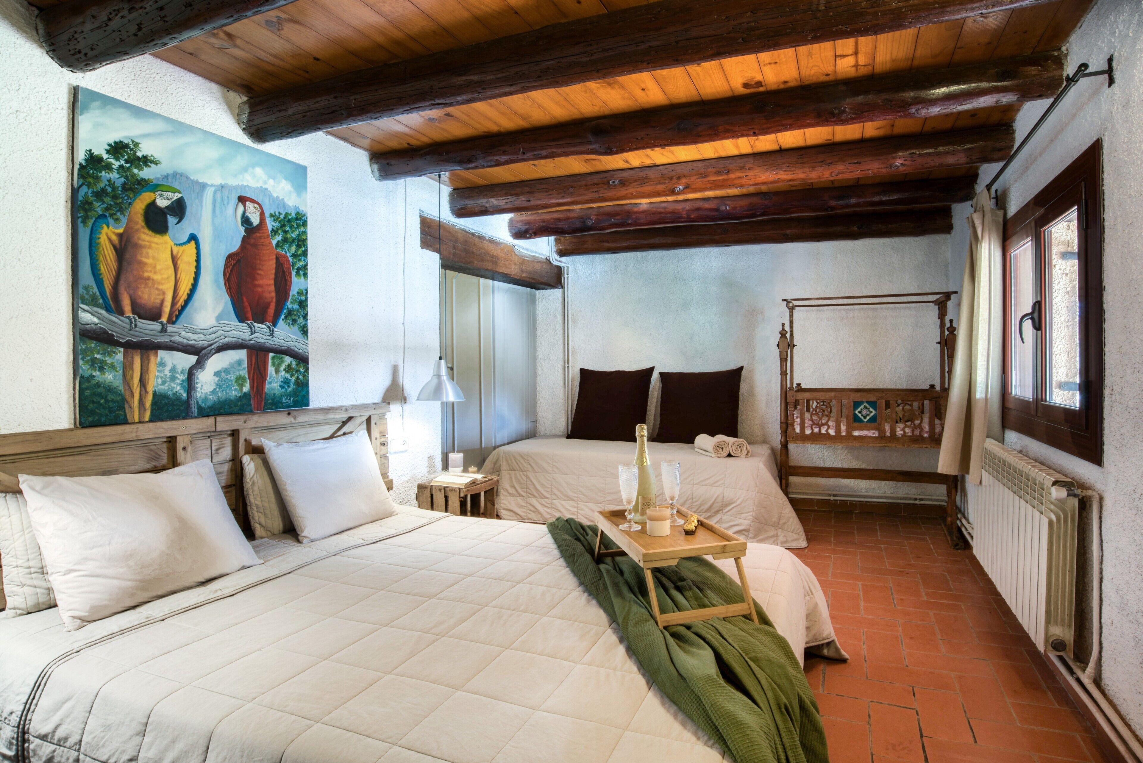 4 bedrooms, iron/ironing board, free WiFi, bed sheets