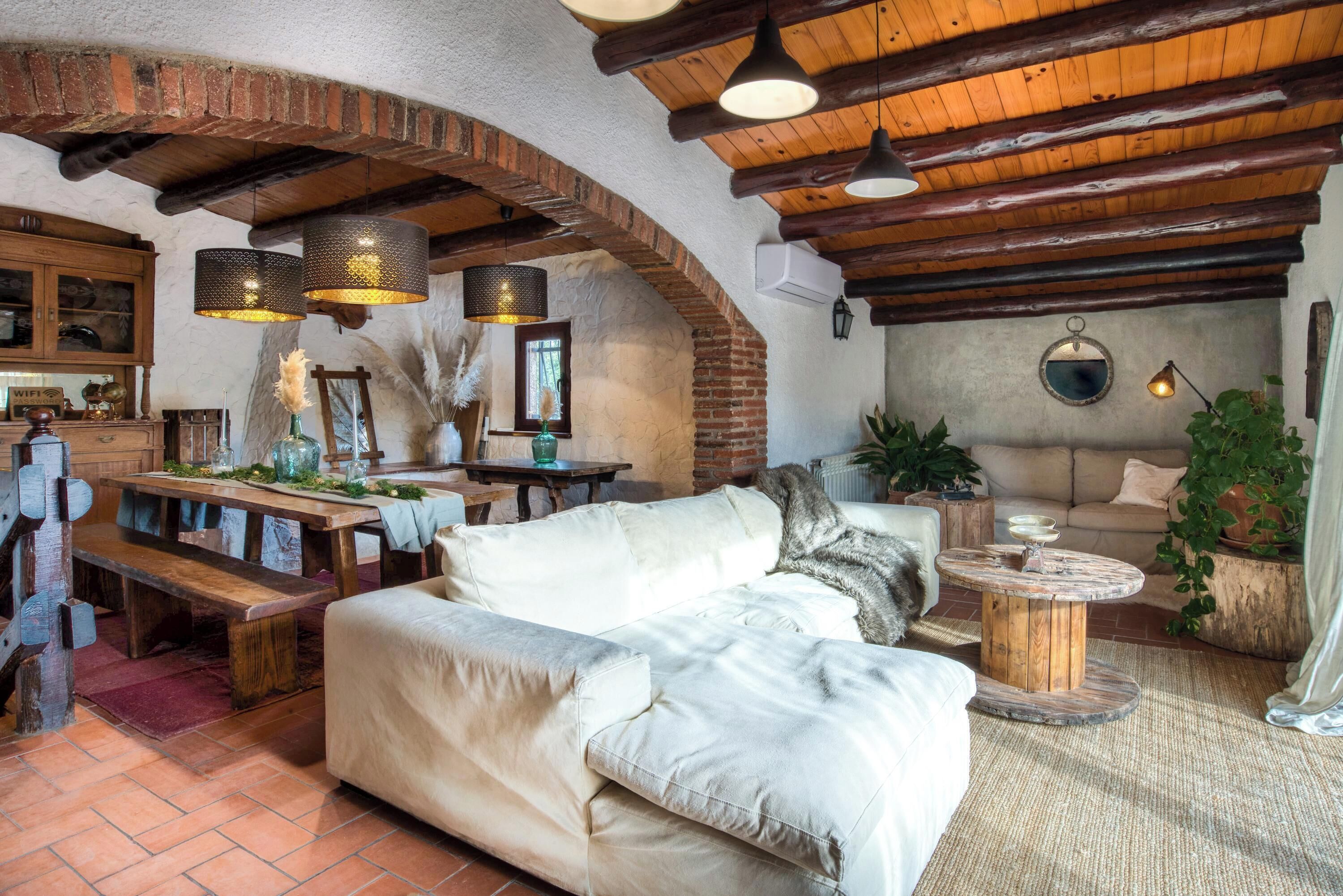 TV, fireplace, DVD player, stereo