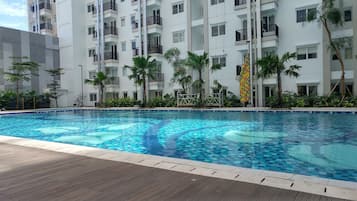 Kolam renang outdoor