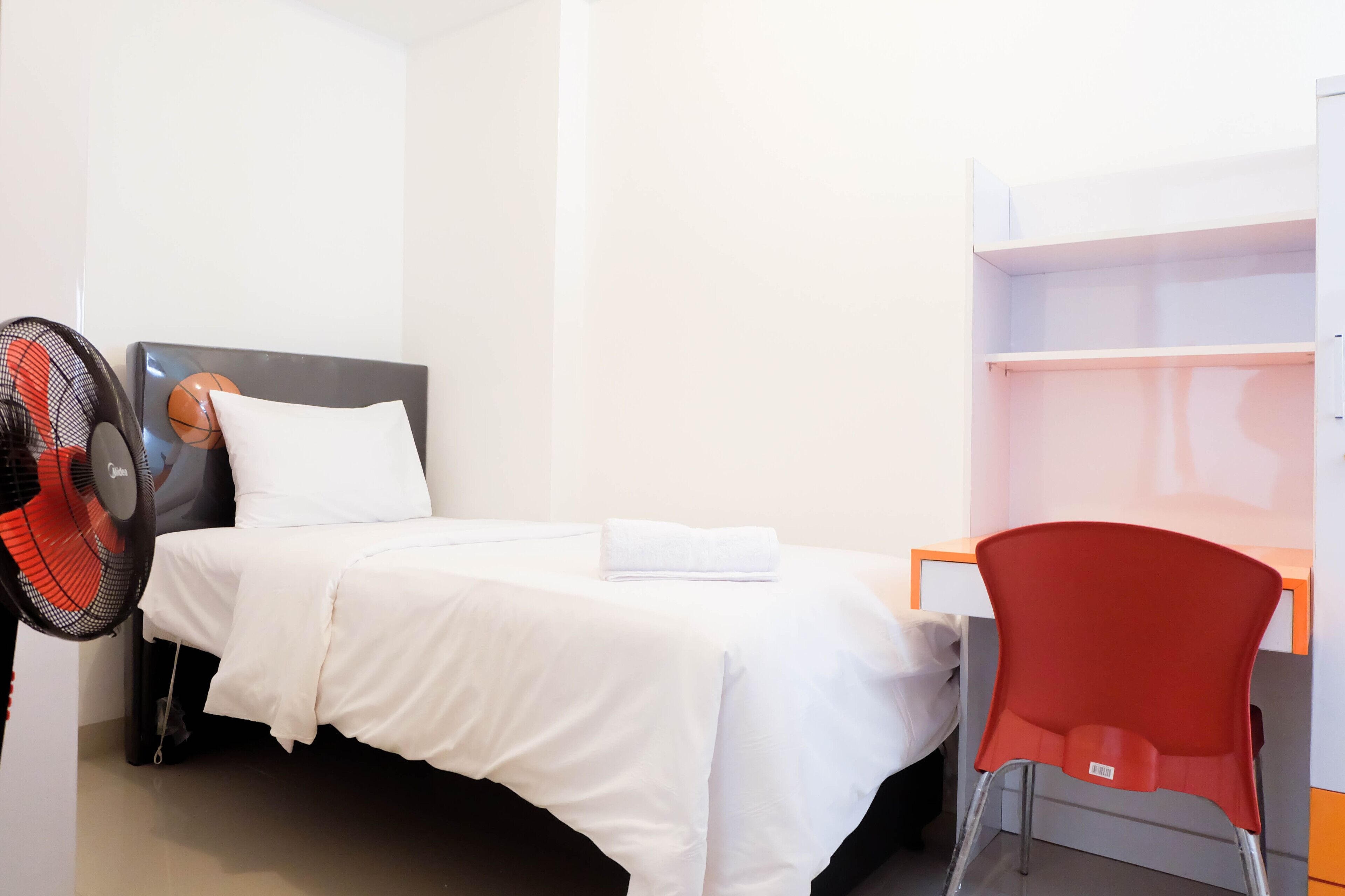Room | 2 bedrooms, free WiFi, bed sheets