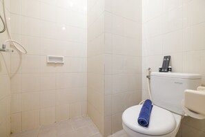 Habitació | Bany | Dutxa, articles de tocador gratuïts i tovalloles 