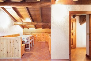 Dining - Apartment 'Chalet Meridiana Appartamento 11' with Mountain View (Livigno)