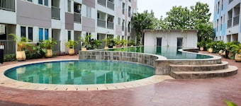 Comfort Living 1Br At Grand Sentraland Karawang Apartment