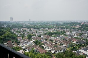 Exterior - Cozy And Spacious 1Br Apartment At Parkland Avenue (South Tangerang)