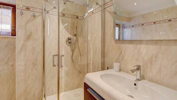 Dusche, Haartrockner