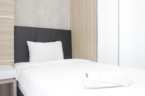 Modern And Comfy Studio Apartment At Lodge Paskal Near Binus University