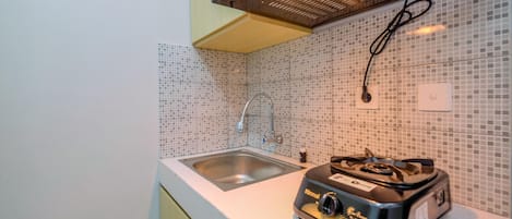 Fridge, stovetop, cookware/dishes/utensils