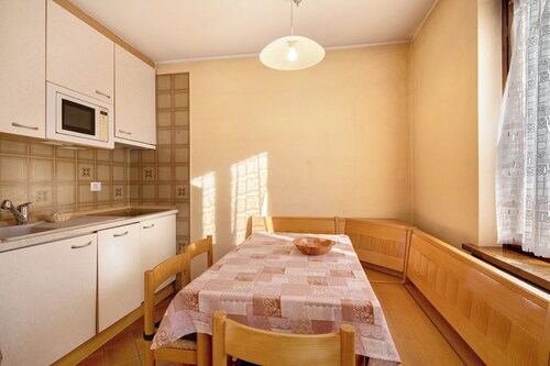 Apartment 'Chalet Meridiana Appartamento 3' with Mountain View and Wi-Fi
