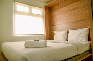 2 bedrooms, bed sheets - Comfort And Simple 2Br At Green Pramuka City Apartment (Jakarta)