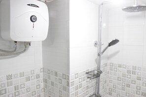Bathroom - Spacious And Modern Studio Room Apartment At Grand Asia Afrika (Bandung)