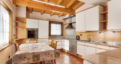 Apartment "Chalet Gaste Big Family" with Mountain View and Wi-Fi