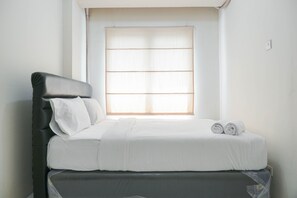 Room | 3 bedrooms, free WiFi, bed sheets - Comfortable And Combined 3Br At City Park Apartment (Jakarta)