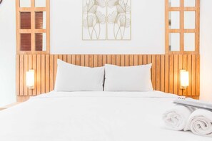 1 bedroom, free WiFi, bed sheets - High Floor Studio Grand Kamala Lagoon Apartment Near Mall (Bekasi)