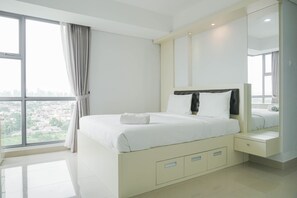 3 bedrooms, free WiFi, bed sheets - Warm And Cozy 3Br Apartment At The Royal Olive Residence (Jakarta)