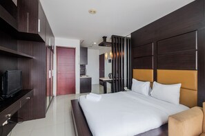 Room | 1 bedroom, free WiFi, bed sheets - Relaxing Studio Apartment Mangga Dua Residence Near Itc Mall (Jakarta)
